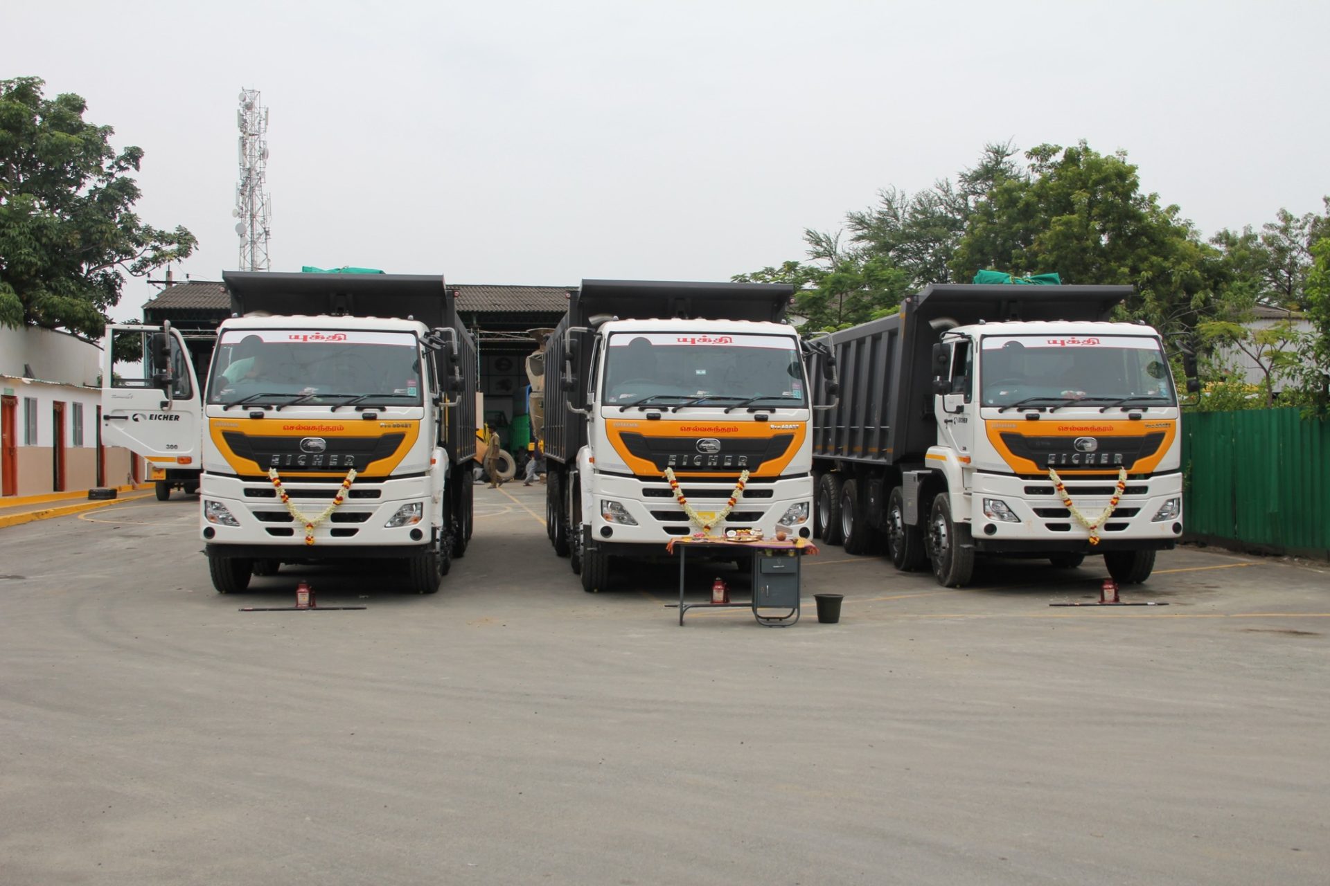 𝐍𝐞𝐰 𝐕𝐞𝐡𝐢𝐜𝐥𝐞 𝐏𝐨𝐨𝐣𝐚 𝐂𝐞𝐫𝐞𝐦𝐨𝐧𝐲 𝐚𝐭 𝐑𝐞𝐧𝐚𝐜𝐨𝐧 𝐇𝐞𝐚𝐝 𝐎𝐟𝐟𝐢𝐜𝐞